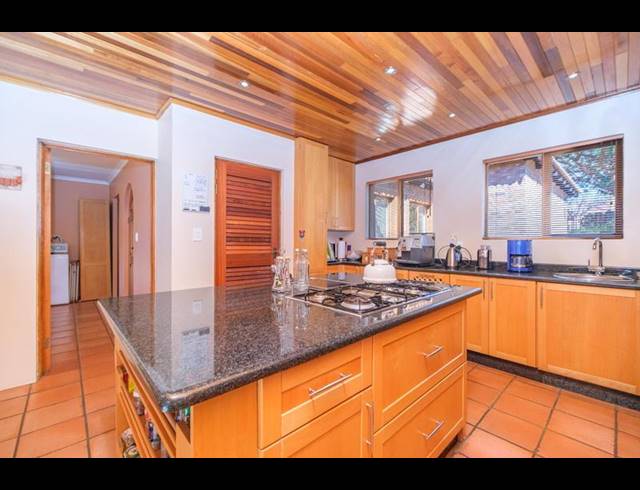 6 BEDROOM HOUSE FOR SALE IN RUIMSIG